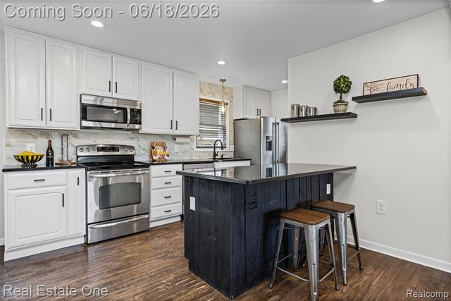 2275 Richwood Road, Auburn Hills, MI 48326