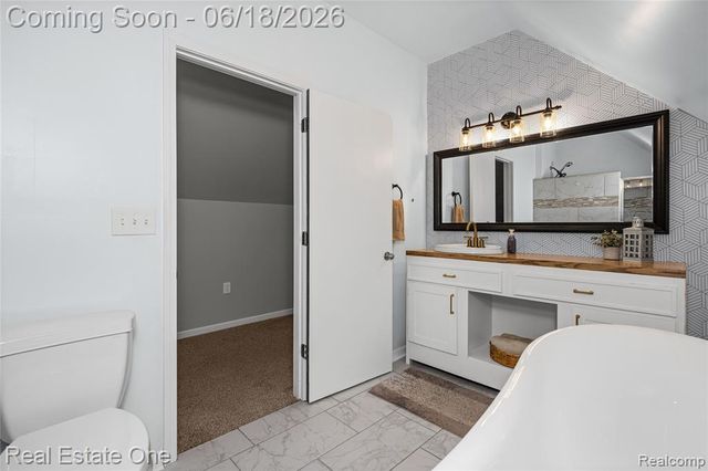 2275 Richwood Road, Auburn Hills, MI 48326
