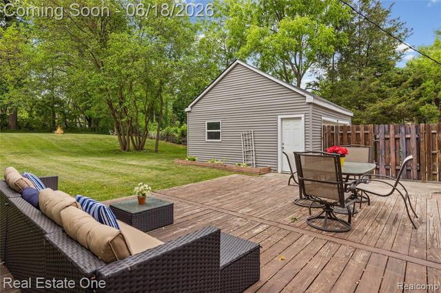 2275 Richwood Road, Auburn Hills, MI 48326