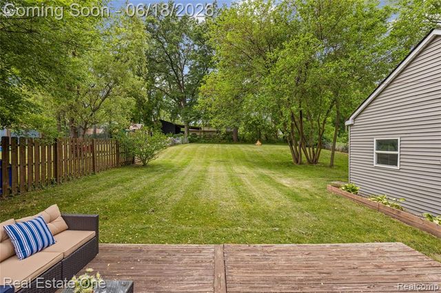 2275 Richwood Road, Auburn Hills, MI 48326