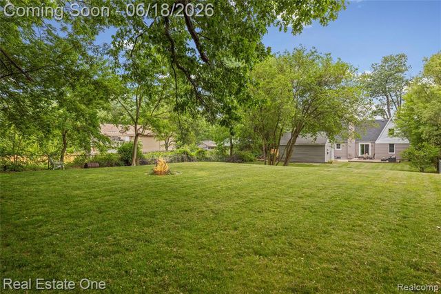 2275 Richwood Road, Auburn Hills, MI 48326