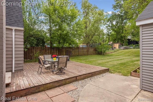2275 Richwood Road, Auburn Hills, MI 48326