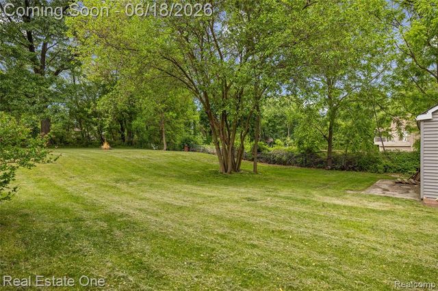 2275 Richwood Road, Auburn Hills, MI 48326