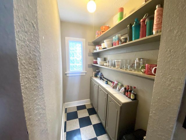 816 E Clarke STREET, Milwaukee, WI 53212