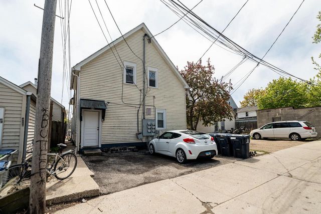 816 E Clarke STREET, Milwaukee, WI 53212