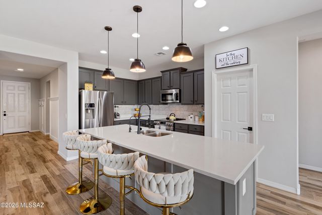 8467 N Van Cleeve Lane, Tucson, AZ 85743