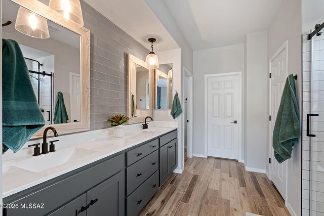 8467 N Van Cleeve Lane, Tucson, AZ 85743