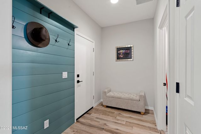 8467 N Van Cleeve Lane, Tucson, AZ 85743