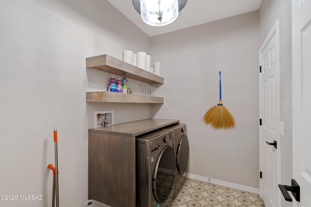 8467 N Van Cleeve Lane, Tucson, AZ 85743