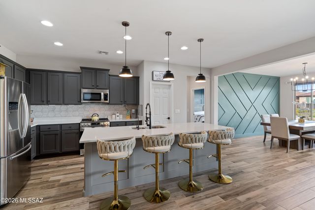 8467 N Van Cleeve Lane, Tucson, AZ 85743