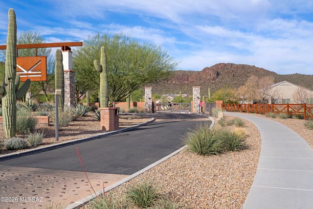 8467 N Van Cleeve Lane, Tucson, AZ 85743
