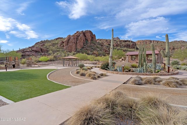8467 N Van Cleeve Lane, Tucson, AZ 85743