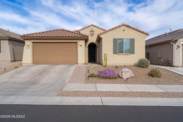 8467 N Van Cleeve Lane, Tucson, AZ 85743