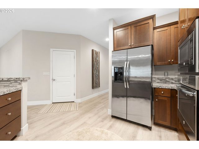 6143 Ne SHERBORNE St, Hillsboro, OR 97124