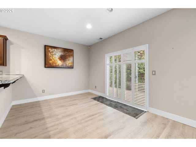 6143 Ne SHERBORNE St, Hillsboro, OR 97124