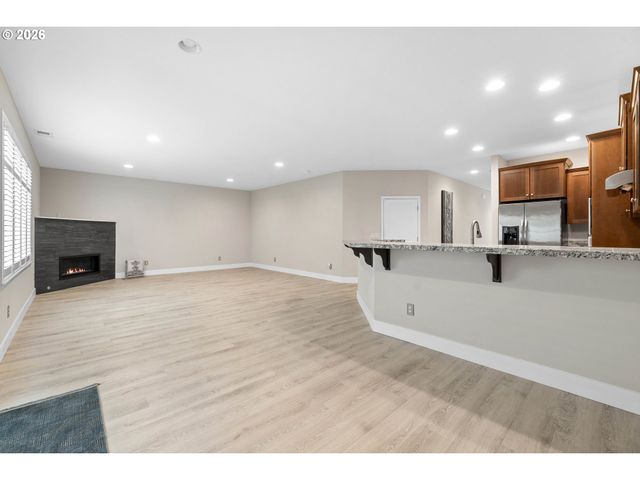 6143 Ne SHERBORNE St, Hillsboro, OR 97124