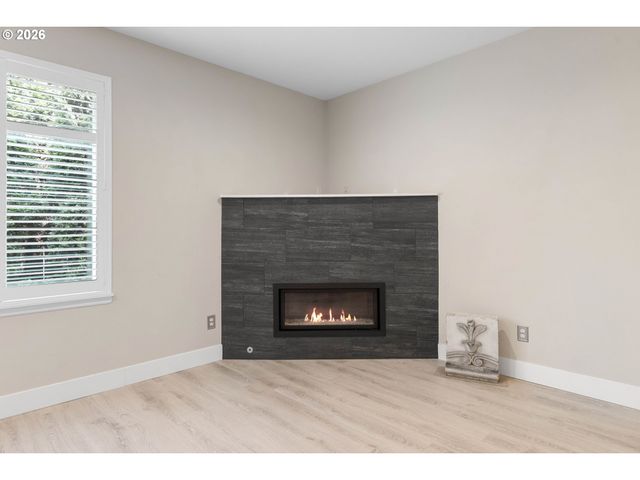 6143 Ne SHERBORNE St, Hillsboro, OR 97124