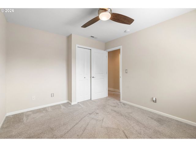 6143 Ne SHERBORNE St, Hillsboro, OR 97124