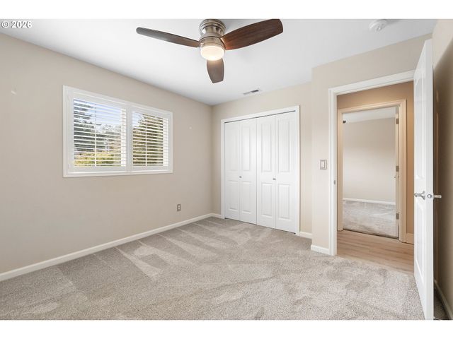 6143 Ne SHERBORNE St, Hillsboro, OR 97124