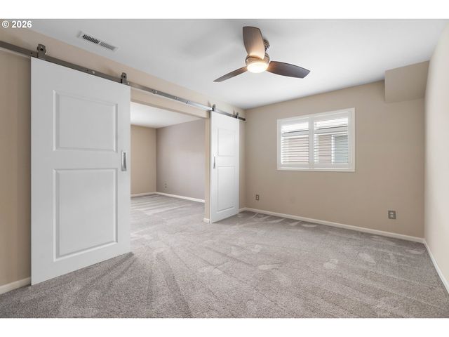 6143 Ne SHERBORNE St, Hillsboro, OR 97124