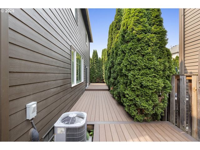 6143 Ne SHERBORNE St, Hillsboro, OR 97124