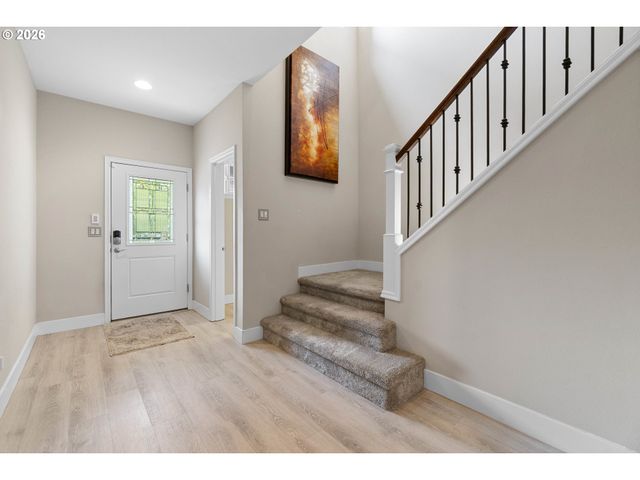 6143 Ne SHERBORNE St, Hillsboro, OR 97124