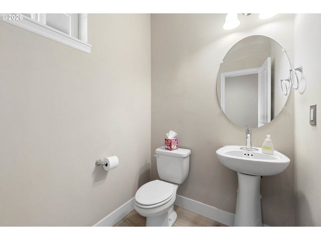 6143 Ne SHERBORNE St, Hillsboro, OR 97124