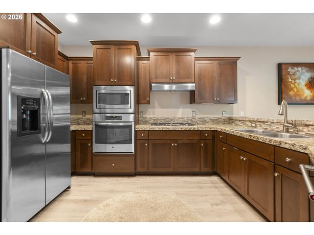 6143 Ne SHERBORNE St, Hillsboro, OR 97124