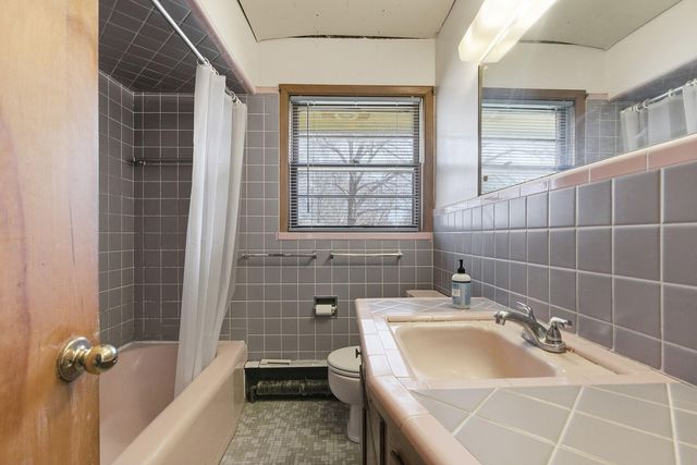 1909 BEAR CREEK DR, Columbia, MO 65202