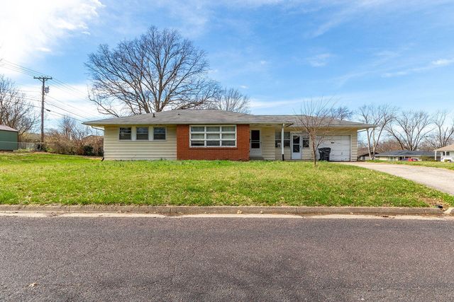 1909 BEAR CREEK DR, Columbia, MO 65202