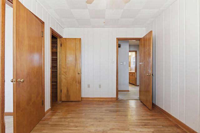 1909 BEAR CREEK DR, Columbia, MO 65202