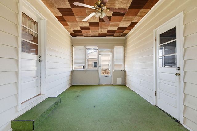 1909 BEAR CREEK DR, Columbia, MO 65202