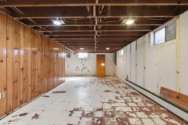 1909 BEAR CREEK DR, Columbia, MO 65202