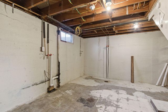 1909 BEAR CREEK DR, Columbia, MO 65202