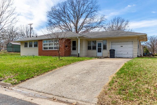 1909 BEAR CREEK DR, Columbia, MO 65202