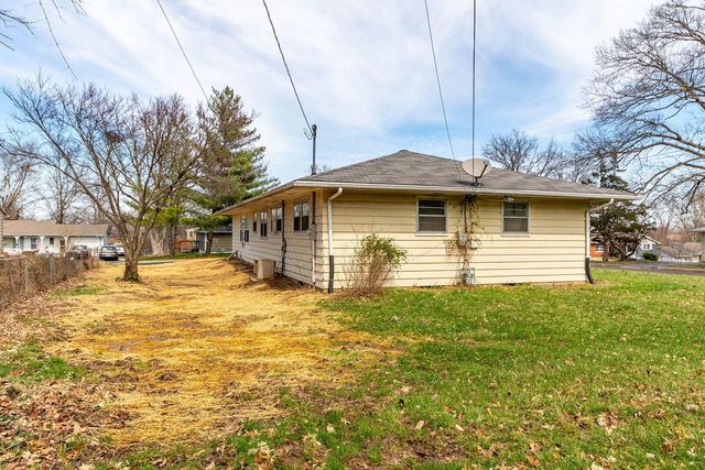 1909 BEAR CREEK DR, Columbia, MO 65202