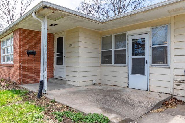 1909 BEAR CREEK DR, Columbia, MO 65202