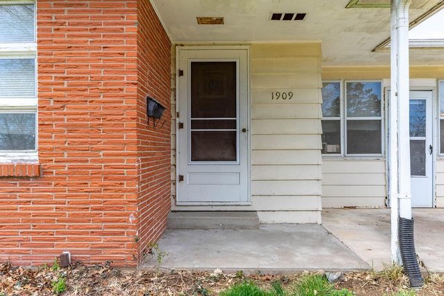 1909 BEAR CREEK DR, Columbia, MO 65202