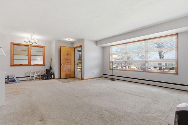 1909 BEAR CREEK DR, Columbia, MO 65202