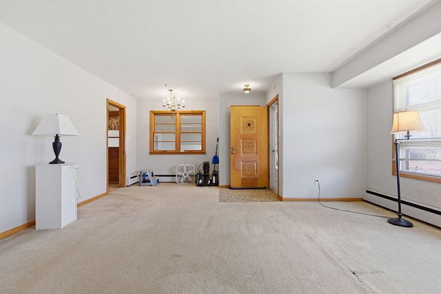 1909 BEAR CREEK DR, Columbia, MO 65202