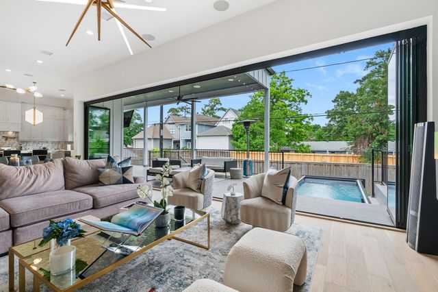 1011 Wynnwood Lane, Houston, TX 77008