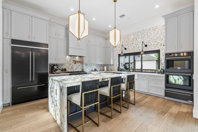 1011 Wynnwood Lane, Houston, TX 77008