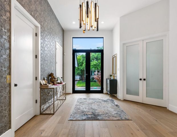 1011 Wynnwood Lane, Houston, TX 77008