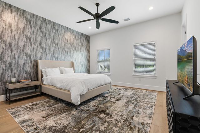 1011 Wynnwood Lane, Houston, TX 77008