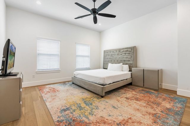 1011 Wynnwood Lane, Houston, TX 77008