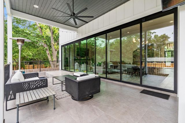 1011 Wynnwood Lane, Houston, TX 77008