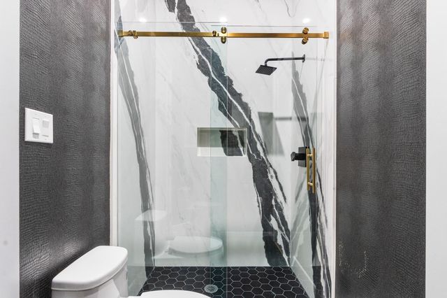 1011 Wynnwood Lane, Houston, TX 77008