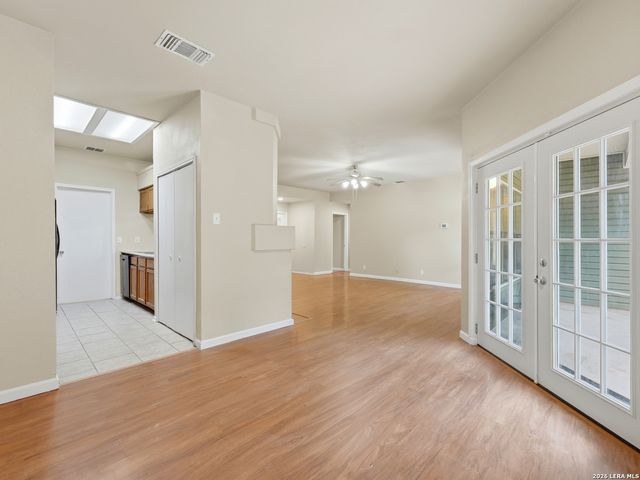 7914 WAYSIDE TRL, San Antonio, TX 78244