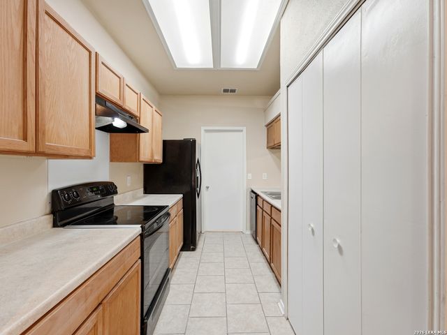 7914 WAYSIDE TRL, San Antonio, TX 78244