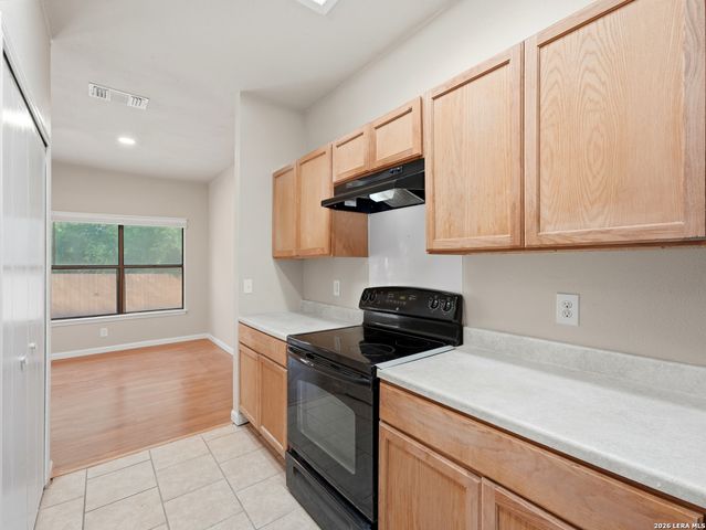 7914 WAYSIDE TRL, San Antonio, TX 78244